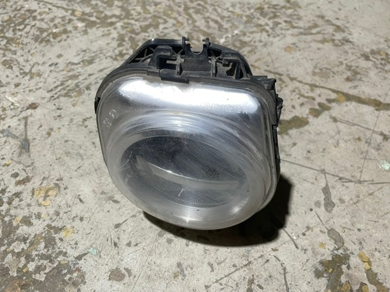 Фара противотуманная правая