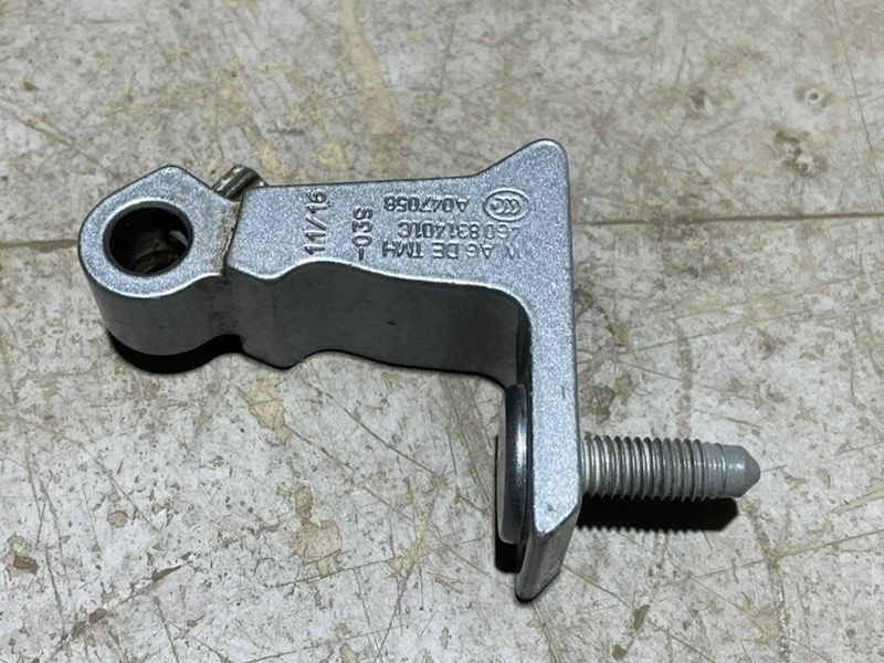 Петля двери передней левой нижняя