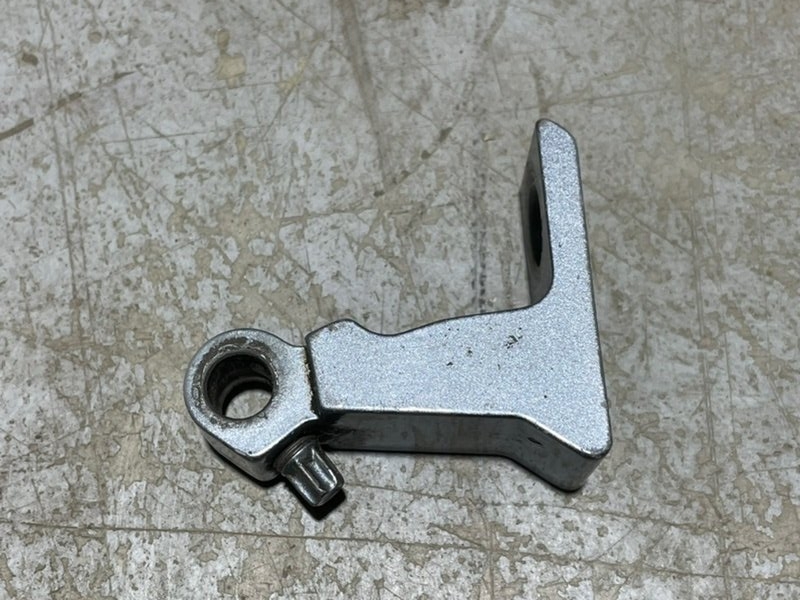 Петля двери передней левой нижняя