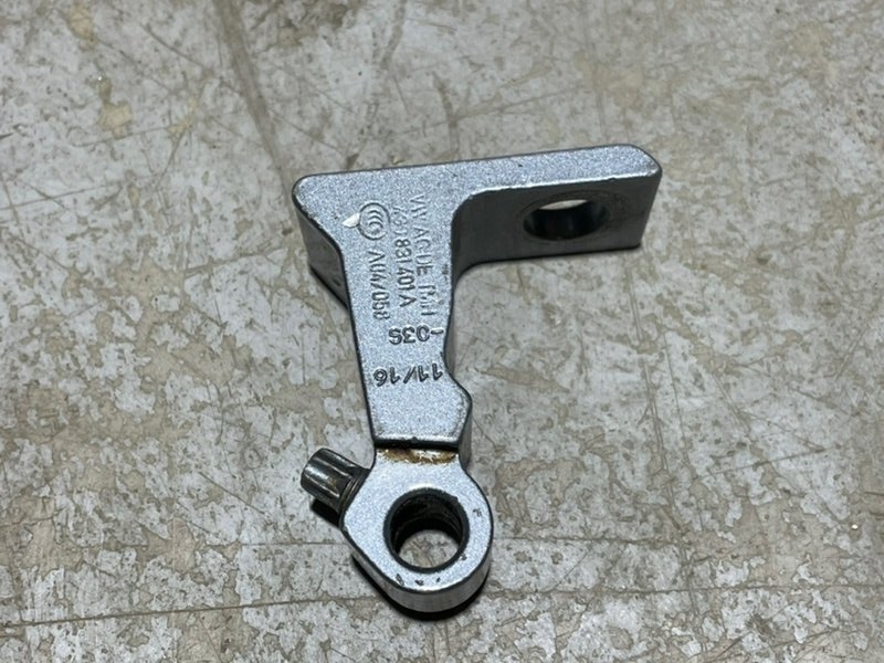 Петля двери передней левой нижняя