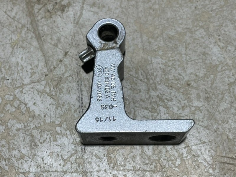 Петля двери передней правой нижняя