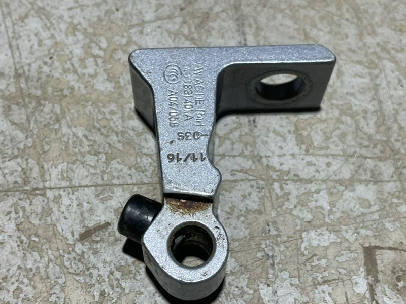 Петля двери передней левой нижняя