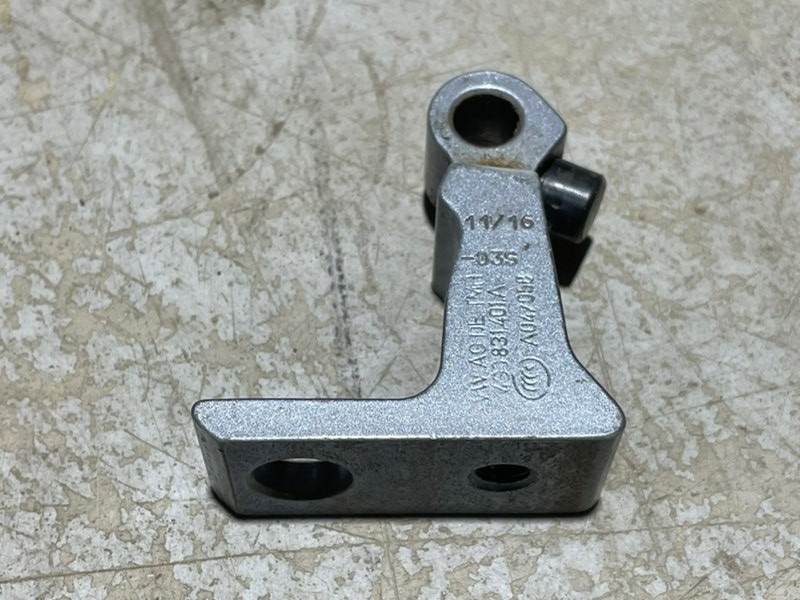 Петля двери передней левой нижняя