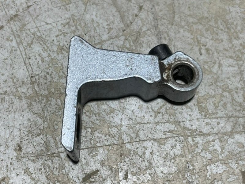 Петля двери передней левой нижняя