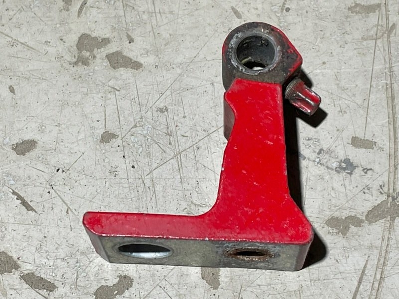 Петля двери передней правой нижняя