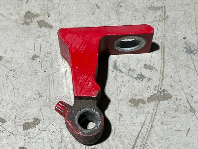 Петля двери передней правой нижняя