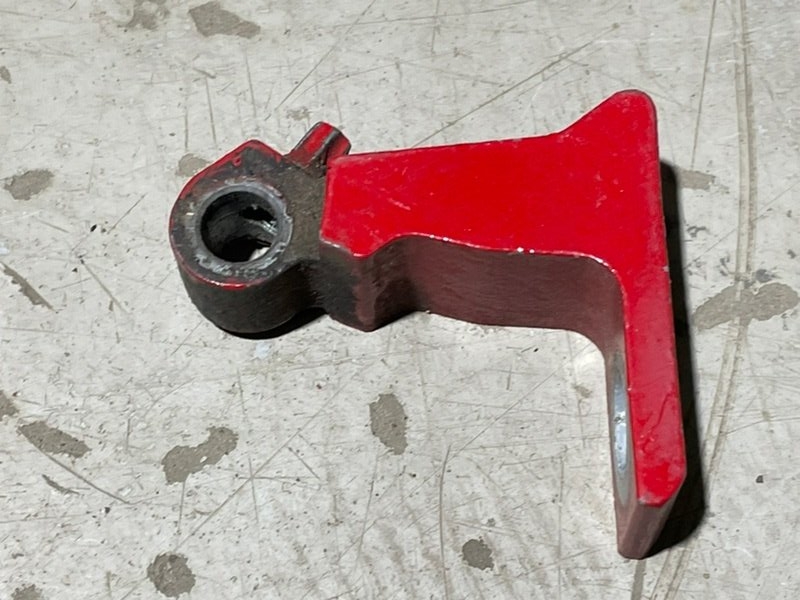 Петля двери передней правой нижняя