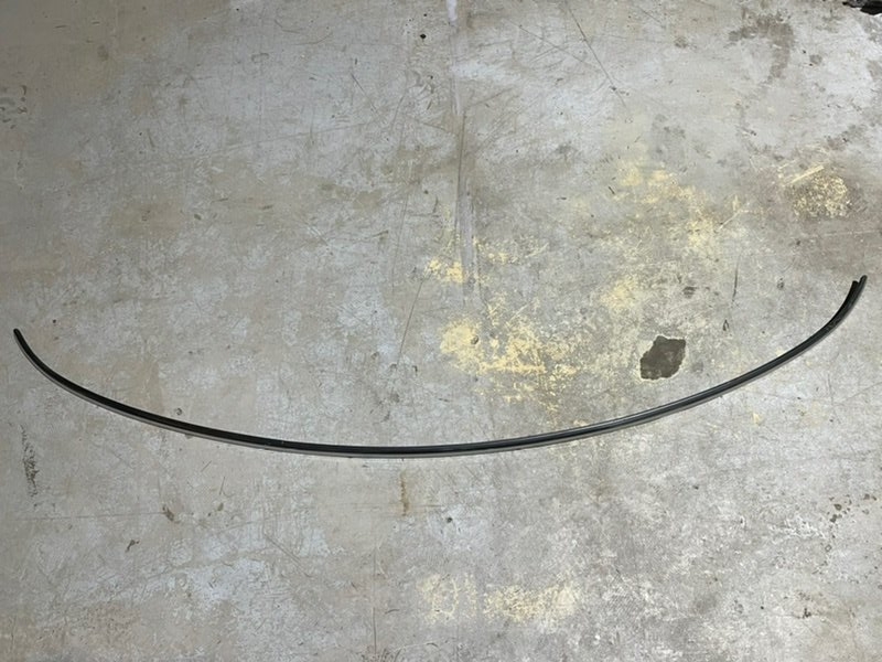 Молдинг капота