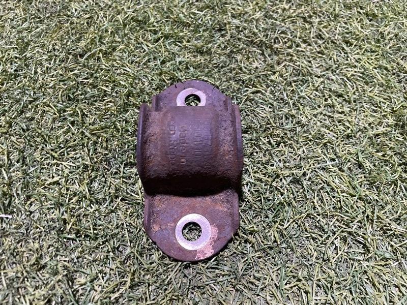 Кронштейн крепления заднего стабилизатора