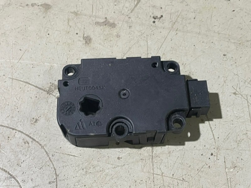 Моторчик заслонки печки