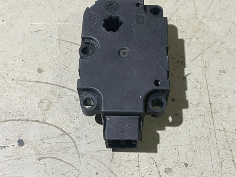 Моторчик заслонки печки