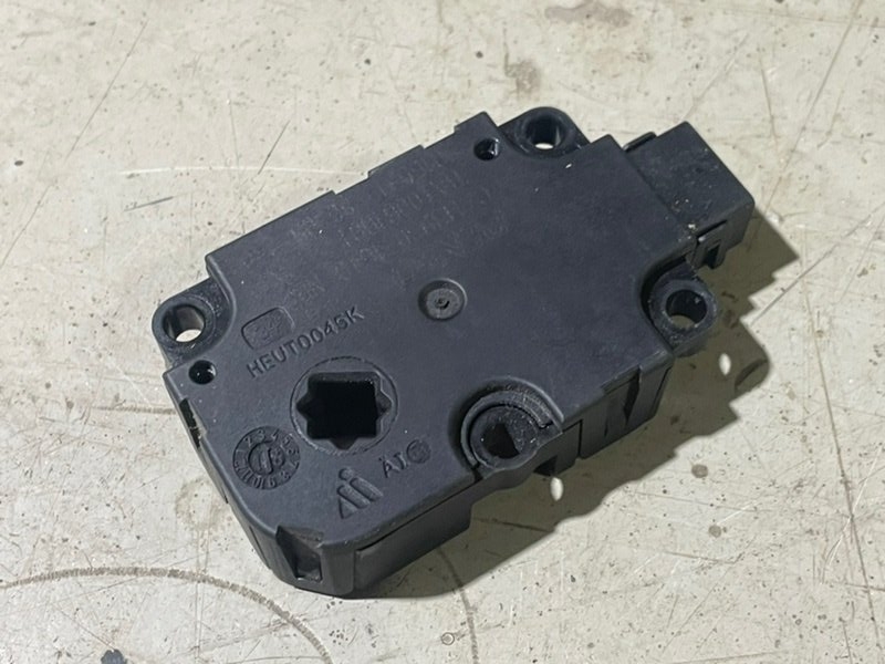 Моторчик заслонки печки