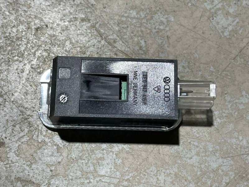 Плафон салонный