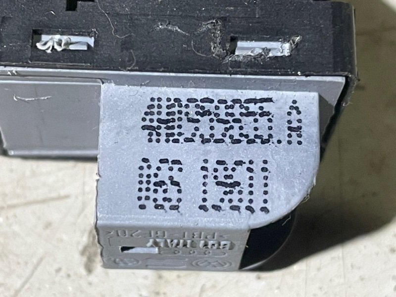 Кнопка стеклоподъемника