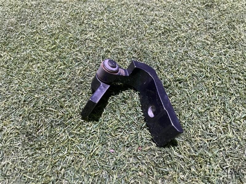 Петля двери задней левой верхняя