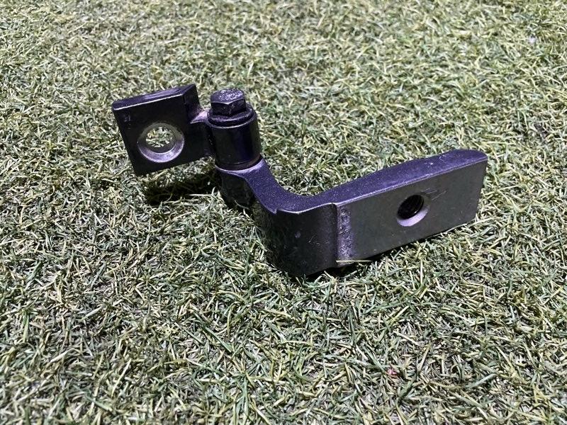 Петля двери задней левой верхняя