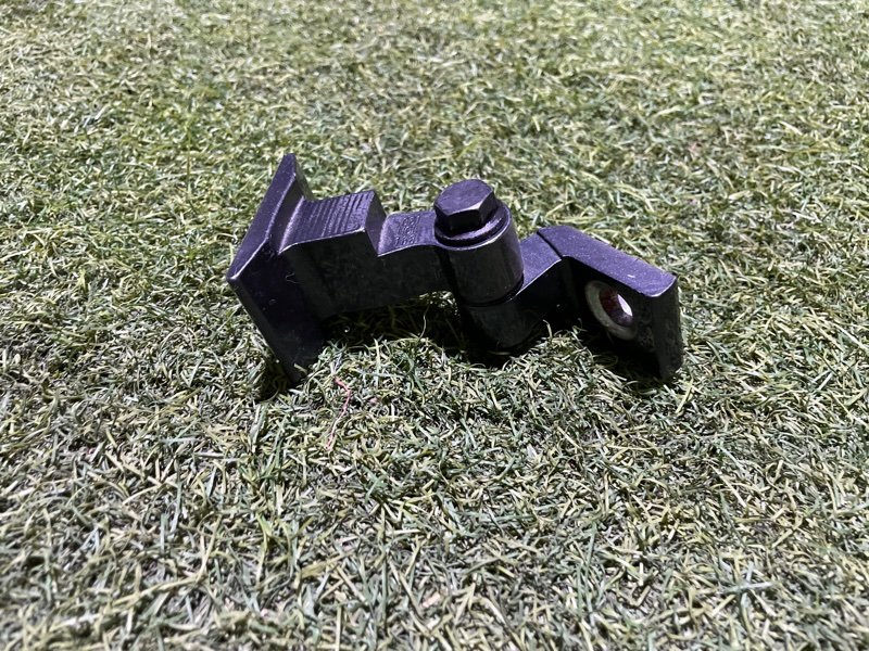 Петля двери задней левой верхняя