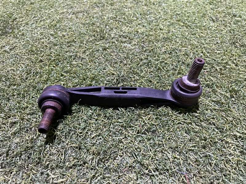 Стойка заднего стабилизатора правая