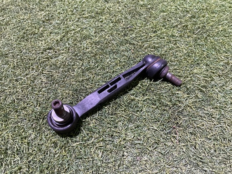 Стойка заднего стабилизатора левая