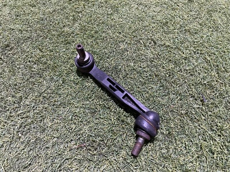 Стойка заднего стабилизатора левая