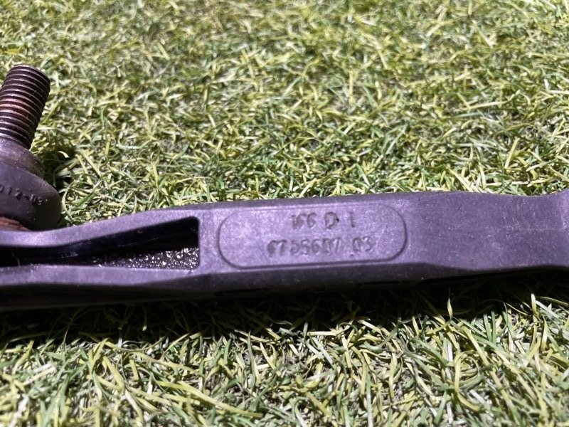 Стойка заднего стабилизатора левая