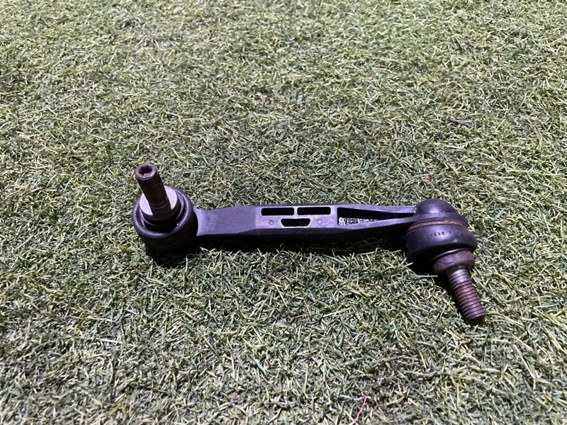 Стойка заднего стабилизатора левая