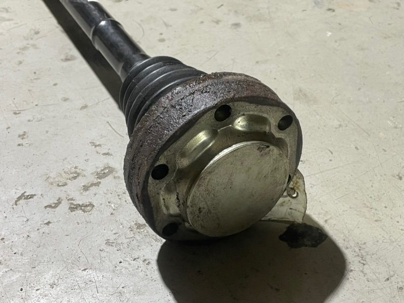 Полуось задняя левая