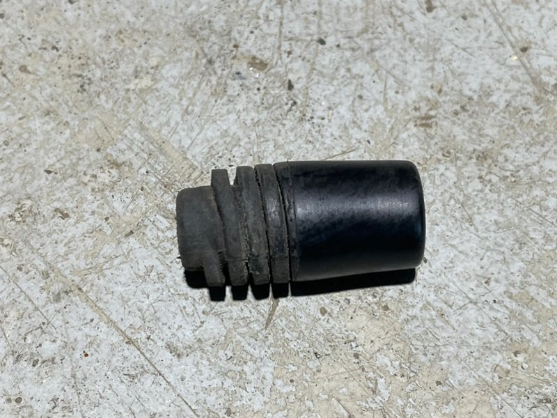 Отбойник капота