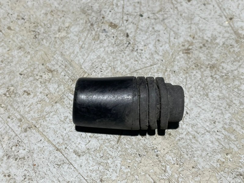 Отбойник капота