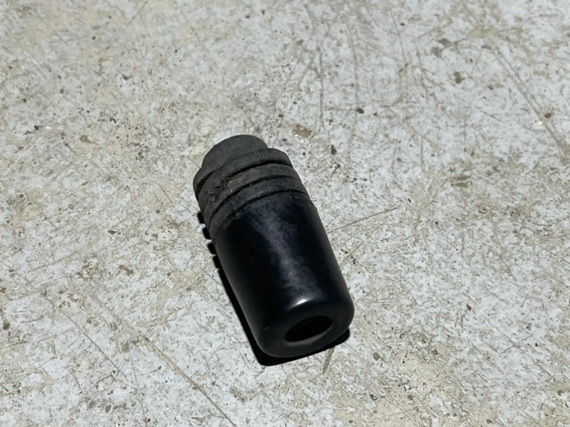 Отбойник капота