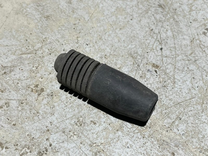 Отбойник капота