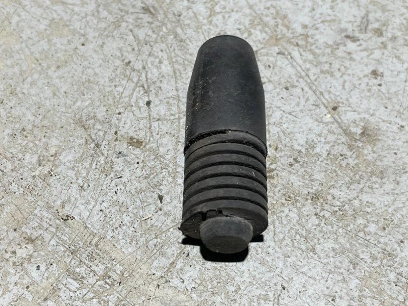 Отбойник капота