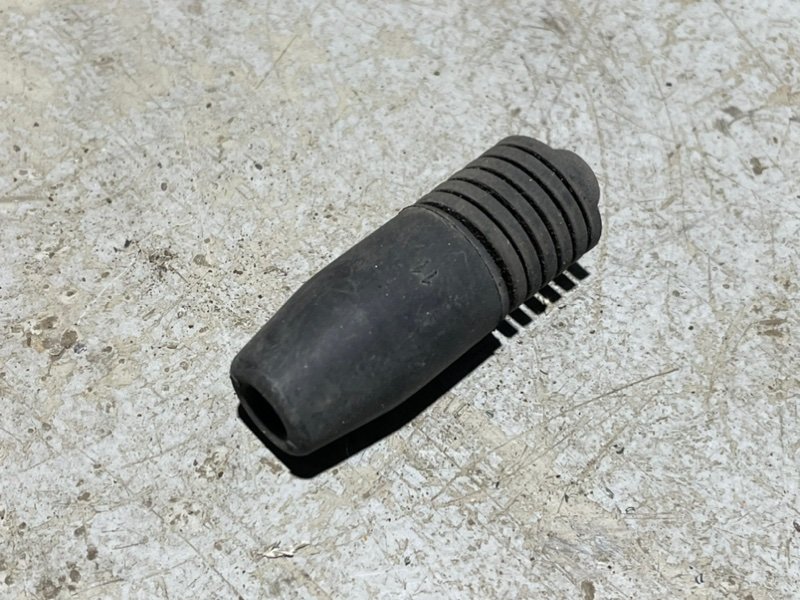 Отбойник капота