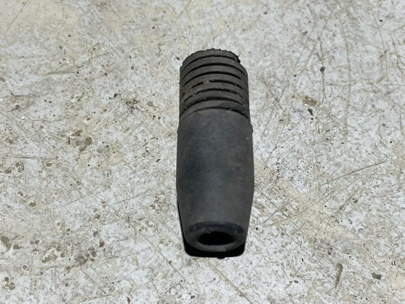 Отбойник капота