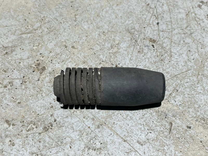 Отбойник капота