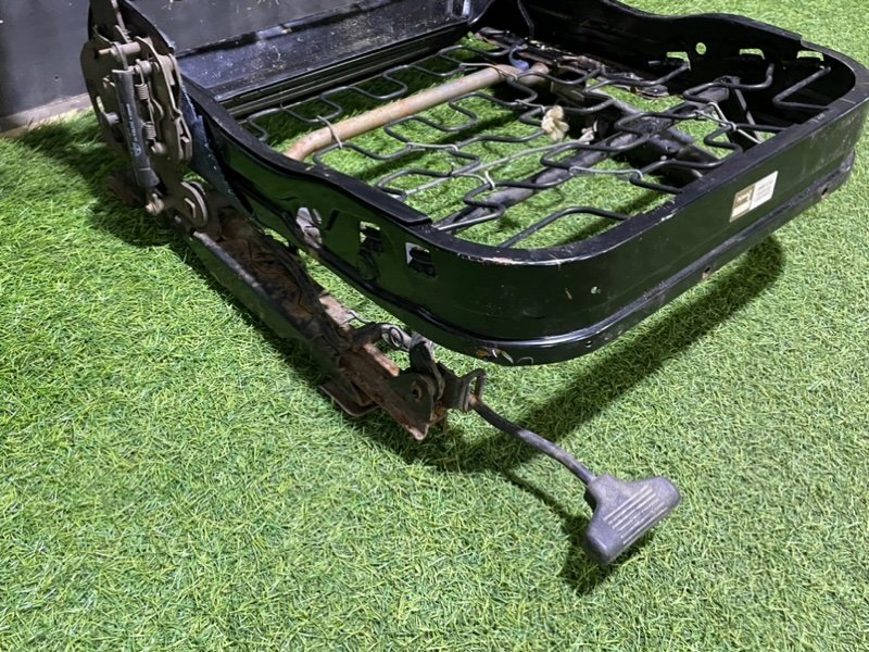 Сиденье салонное