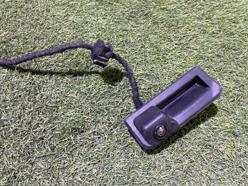 Кнопка открывания багажника