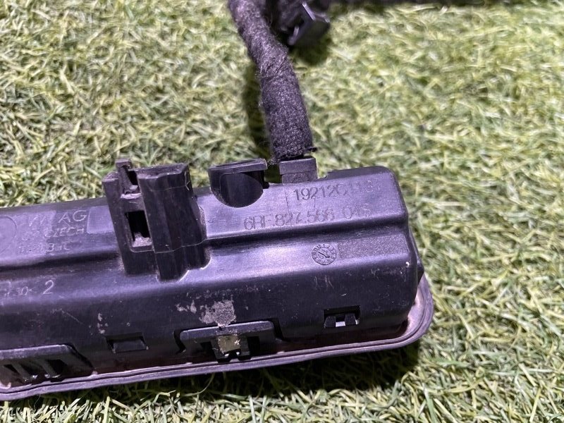 Кнопка открывания багажника