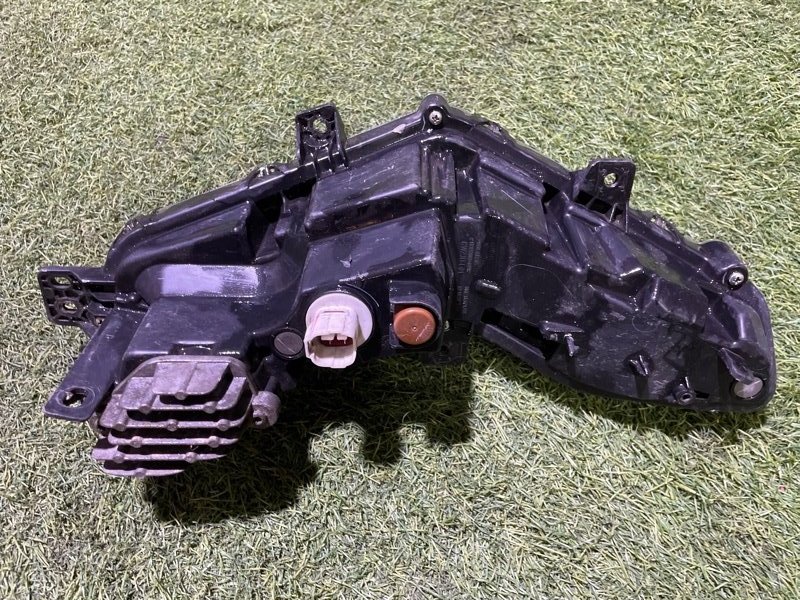 Фара дневного света правая (ходовые огни)