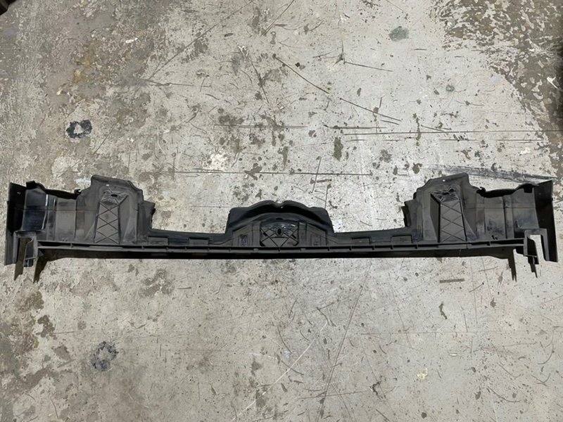 Кронштейн решетки радиатора