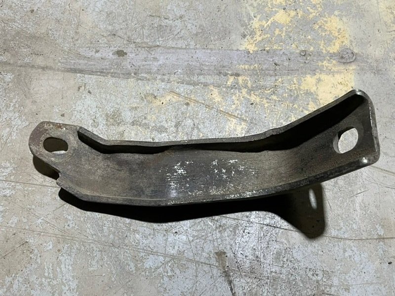 Кронштейн впускного коллектора