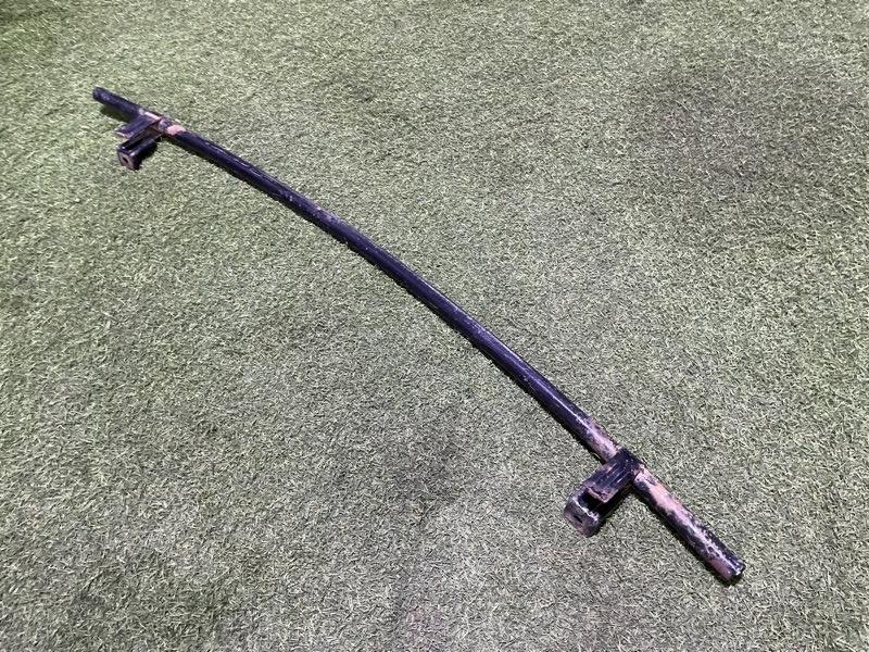 Усилитель переднего бампера