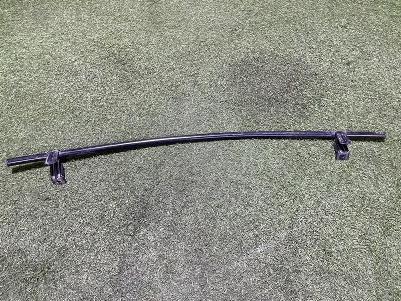 Усилитель переднего бампера