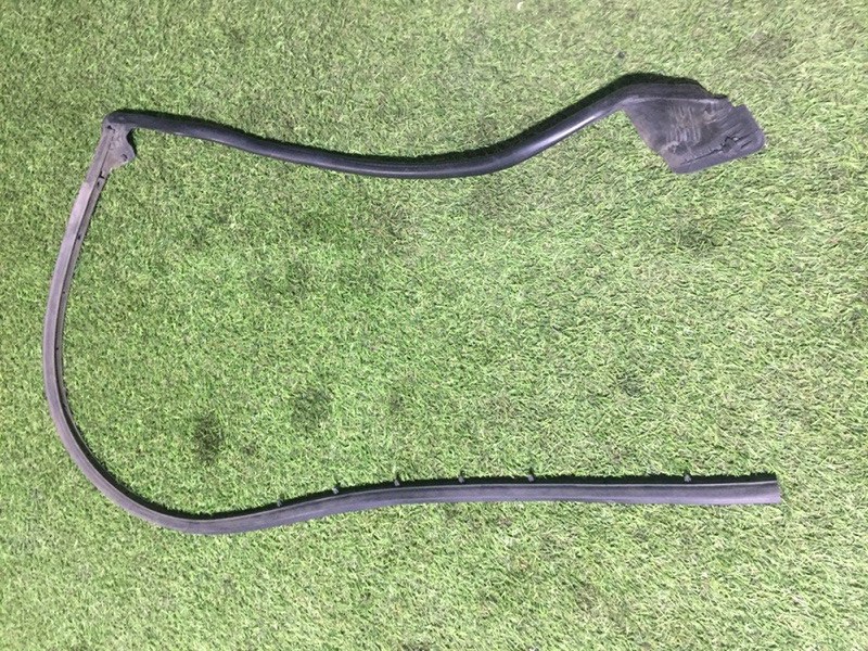 Уплотнитель двери