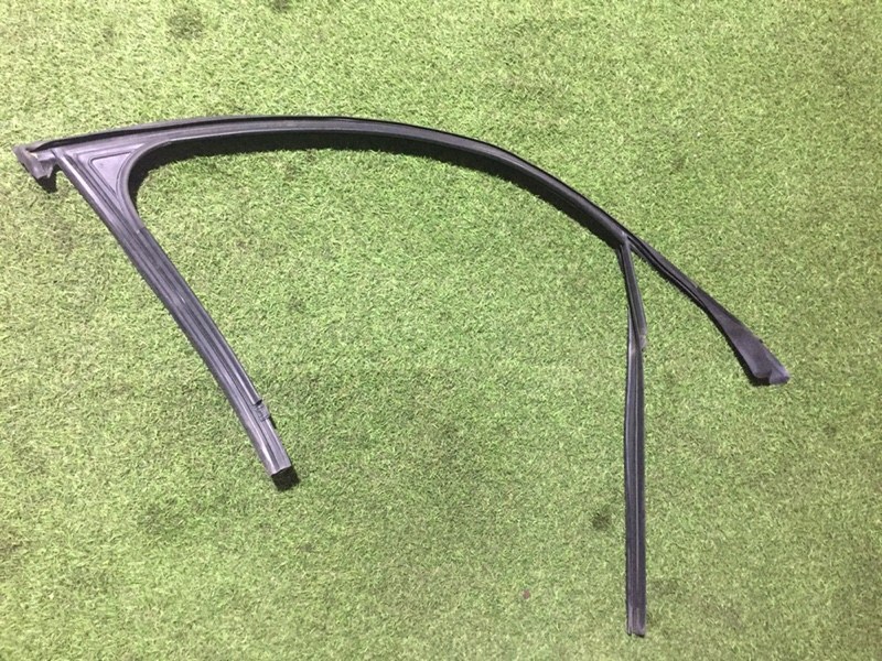 Уплотнитель стекла двери