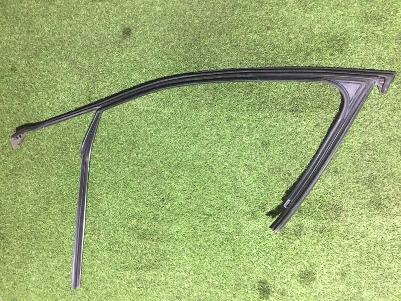 Уплотнитель стекла двери