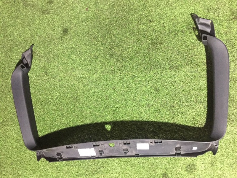 Обшивка двери багажника