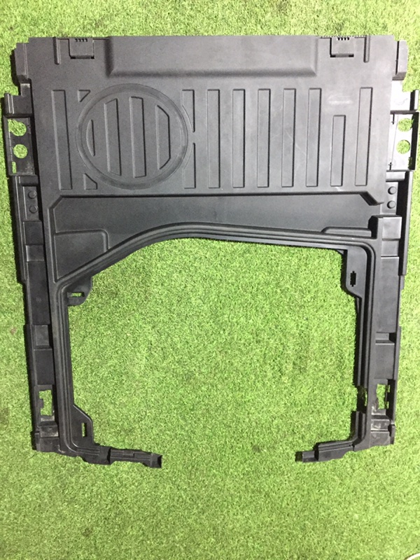 Пол багажника