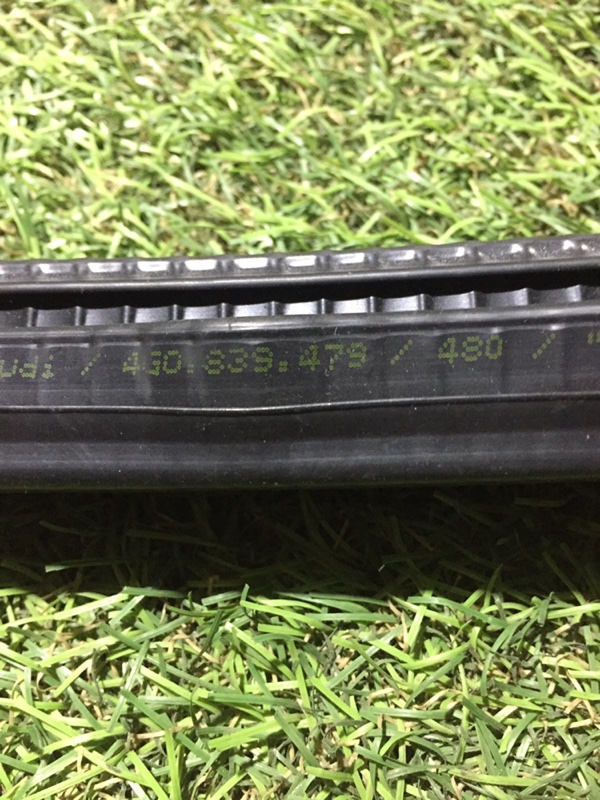 Уплотнитель задней левой двери