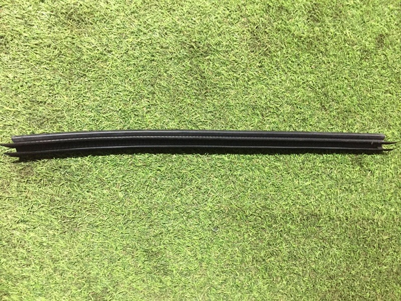 Уплотнитель задней правой двери